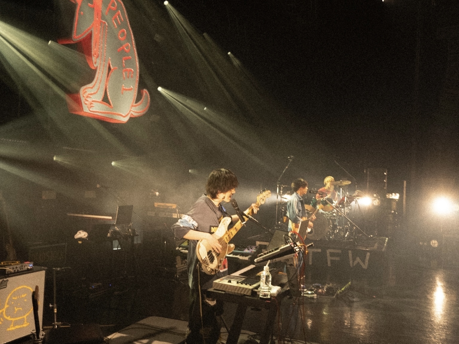 ライブレポート】7/8 PEOPLE SAVE THE F×××ING WORLD 東京・Zepp